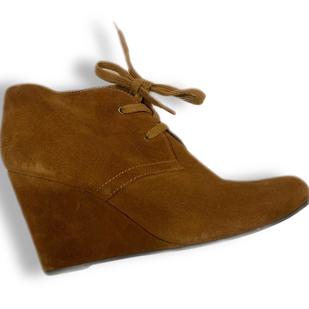 *Dolce Vita* Lace Up Suade Wedge (S 9)